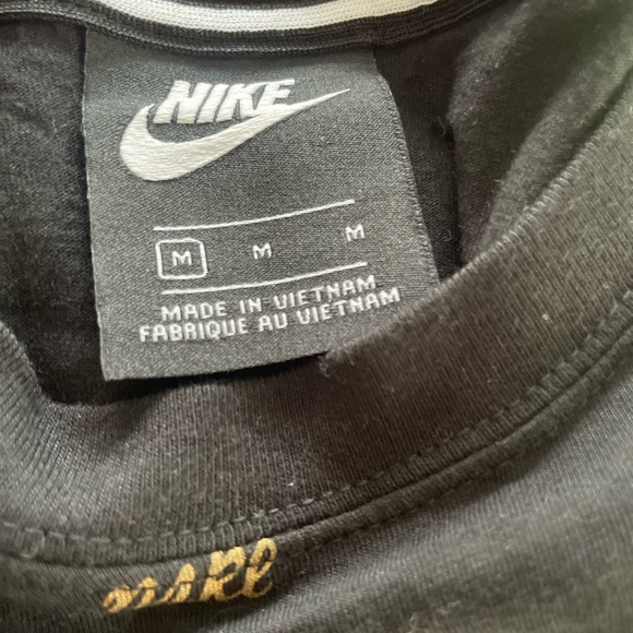 Nike crop top Black Logo Print T-Shirt - Picture 3 of 3